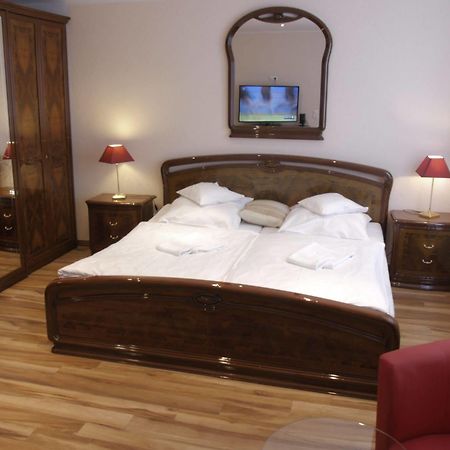 Pension Donau Grill Ганновер Экстерьер фото